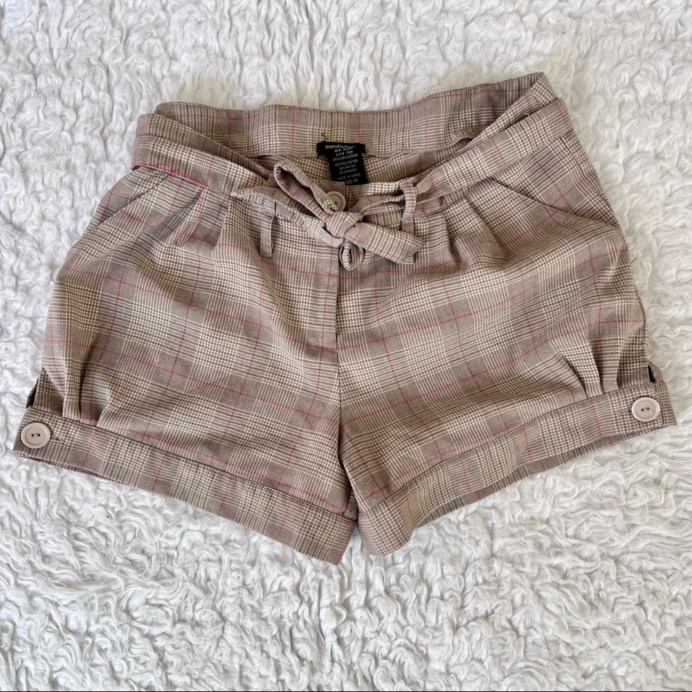 Eyeshadow tan plaid belted shorts, size 11
